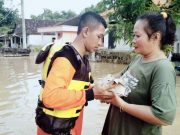 Brigade Penolong 13.21 Bantu Warga Ngawi yang Terdampak Banjir